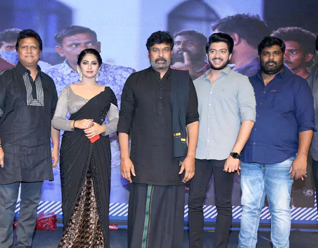 Chiranjeevi Launch 11 11 Movie First Look